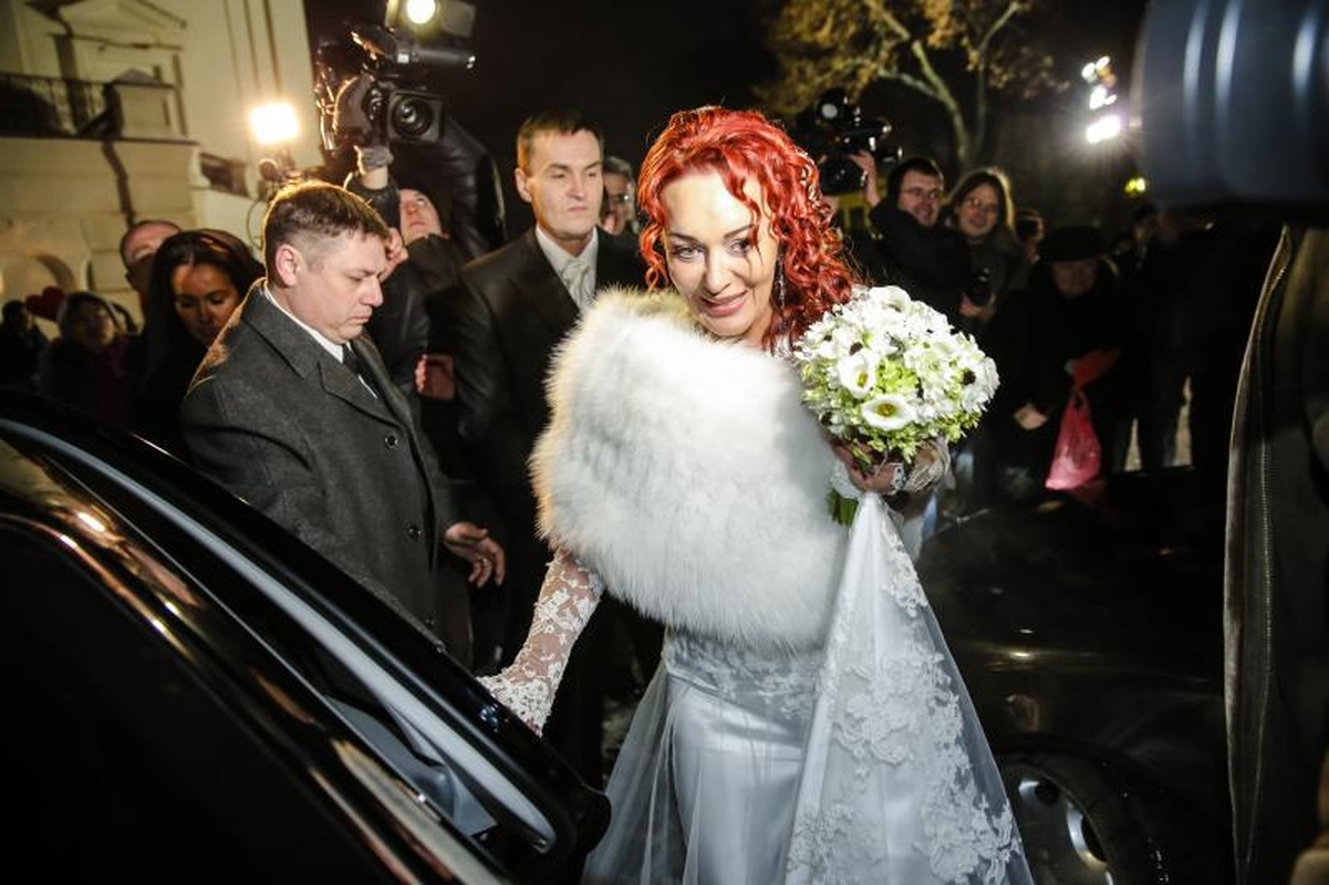 Ištekėjusiai Dž. Butkutei palinkėjo susilaukti 12 vaikų