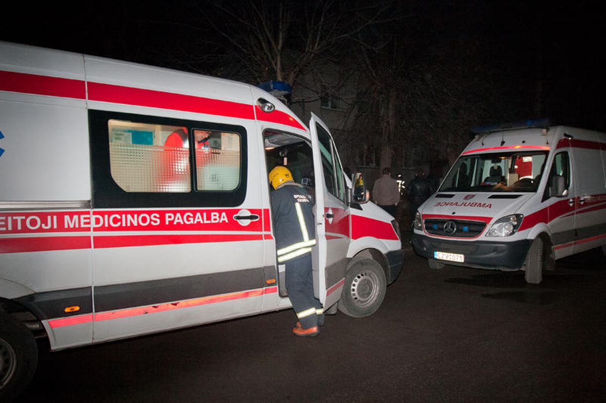 Per gaisrą Salininkuose žuvo vienas žmogus, du smarkiai apdegė