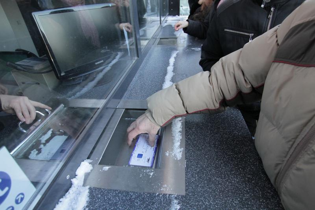 Kaipėdiečiai būriavosi eilėse prie kvietimų į nemokamą renginį 