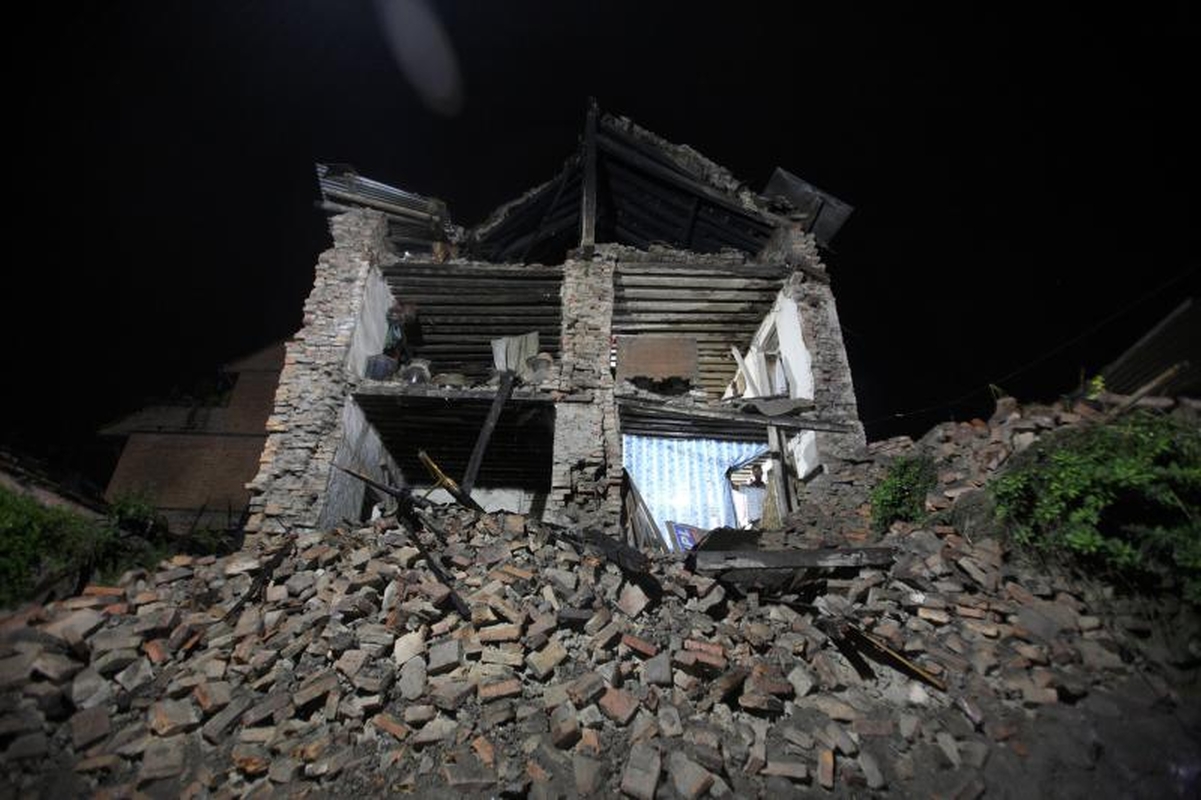 Po žemės drebėjimo Indijos ir Nepalo pasienyje – 45 žuvusieji