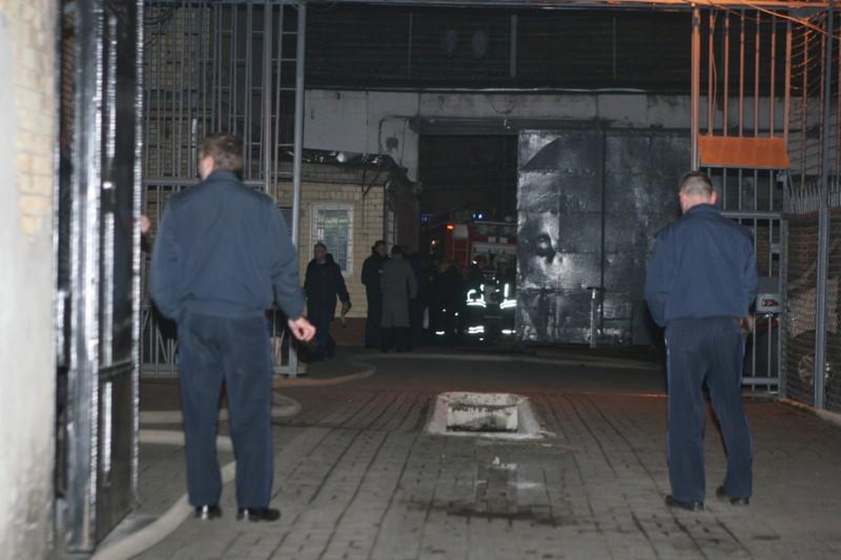 Per gaisrą kaliniai dangstė ventiliacijos angas, daužė langus