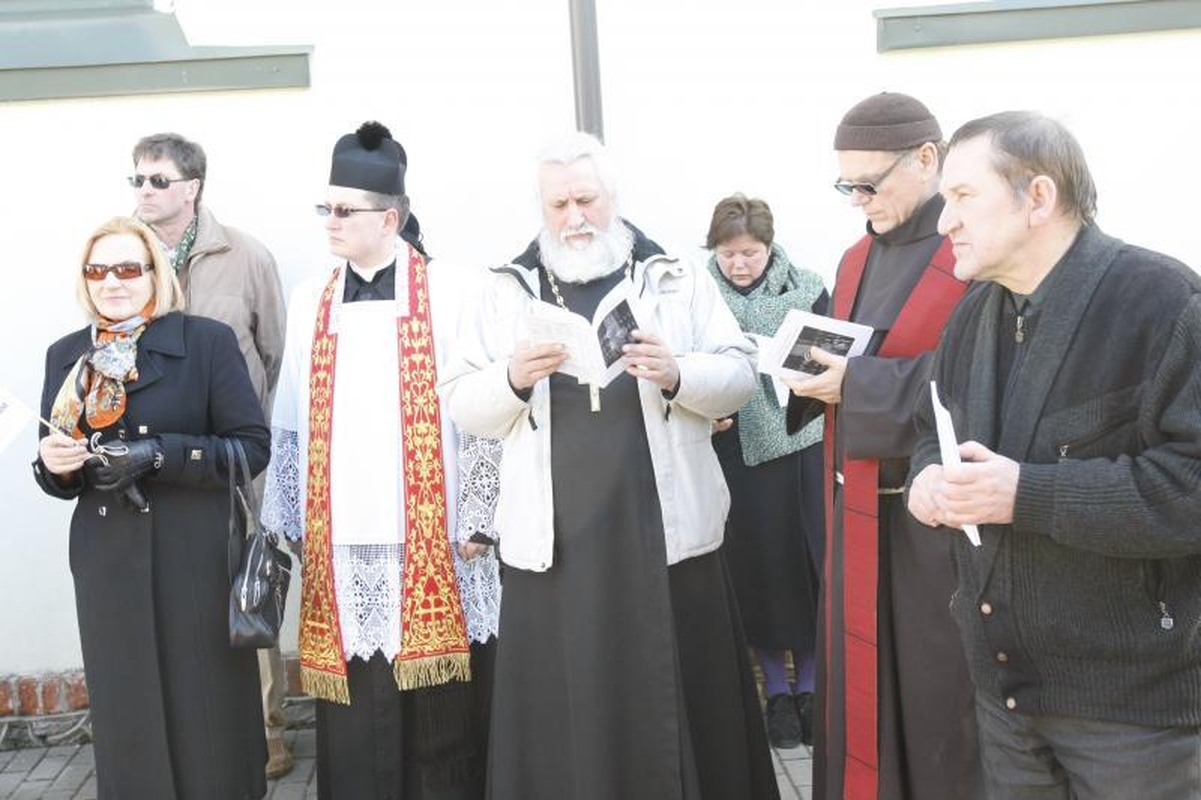 Keli tūkstančiai klaipėdiečių pakartojo Kryžiaus kelią