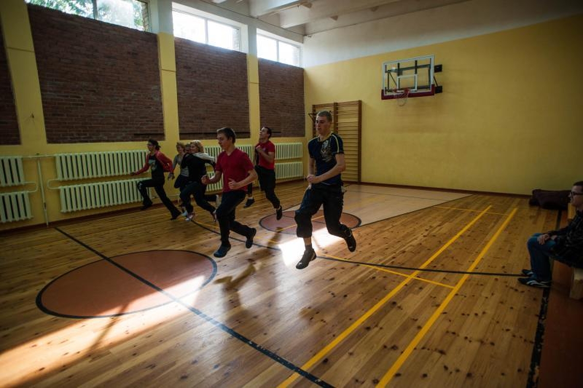 Profesinės mokyklos perpildytos ir dėl reklamos pliaže?