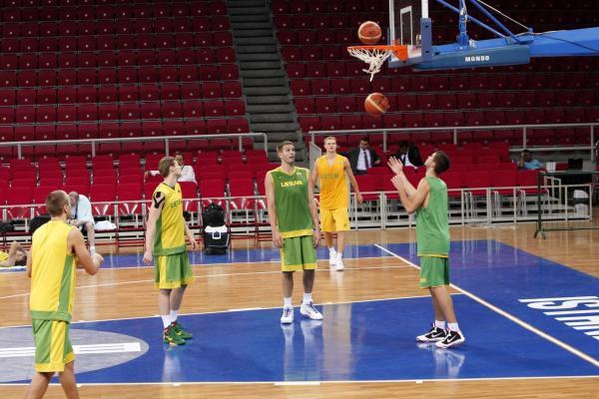 R.Javtokas nesportuoja, S.Jasaitis neištvėrė visos treniruotės