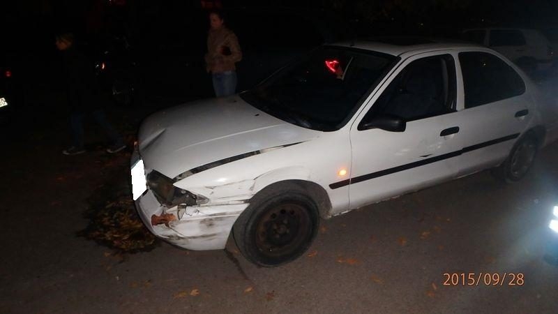 Paauglys paspruko nuo policijos ir apdaužė kelis automobilius