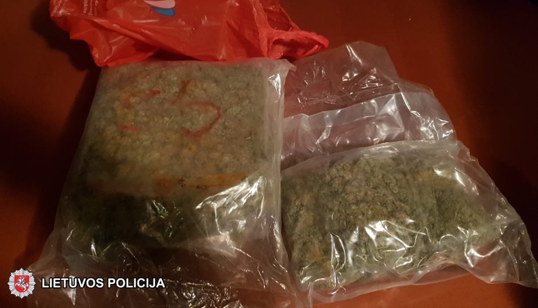 Vilniaus kriminalistai sulaikė 11 kg narkotikų krovinį iš Ispanijos