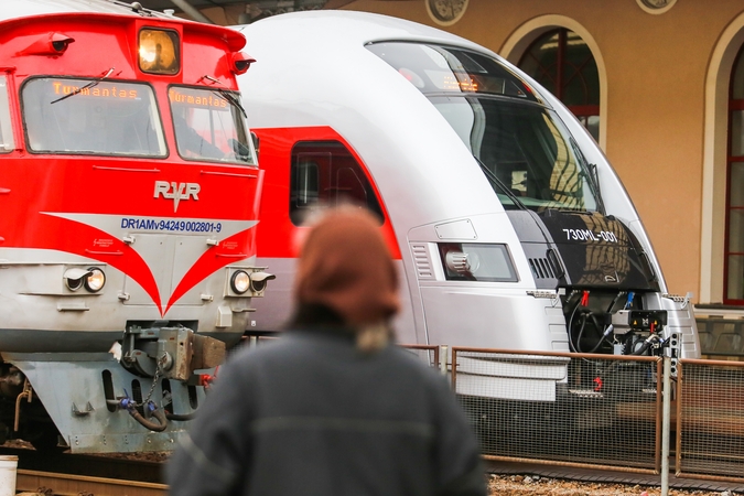 Vilniuje traukinio lokomotyvas mirtinai sužalojo jaunuolį