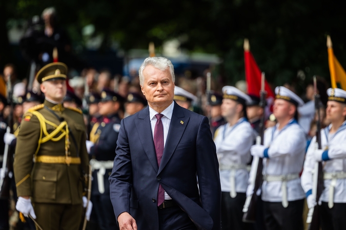 Valstybės vėliavų pakėlimo ceremonija Daukanto aikštėje