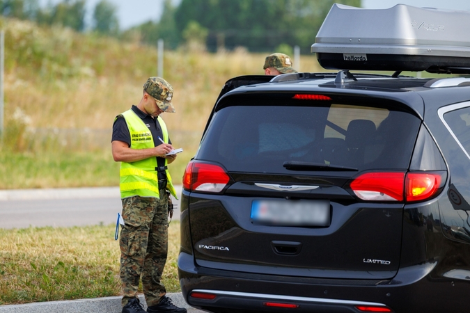 Automobilių patikra prie Lenkijos sienos