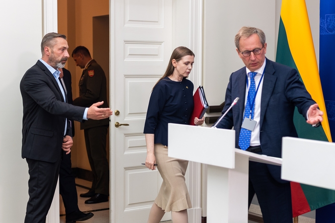 Prezidentūroje aptarta šalies oro erdvės saugumo situacija