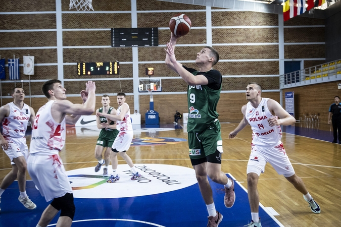 Lietuvos rinktinė nugalėjo Lenkiją ir žengė į U20 Europos krepšinio čempionato ketvirtfinalį