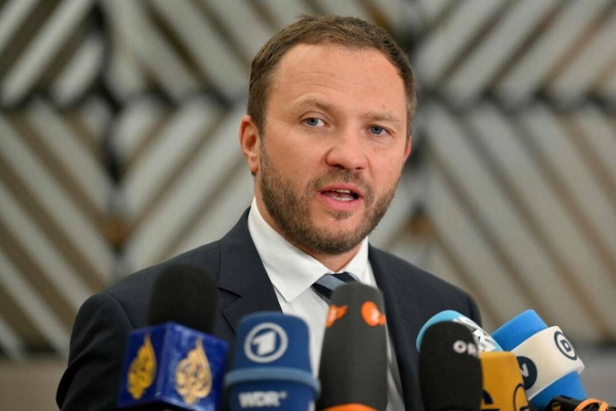 Estija gali blokuoti naują ES sankcijų Rusijai paketą, jei nebus sumažintos naftos kainų lubos