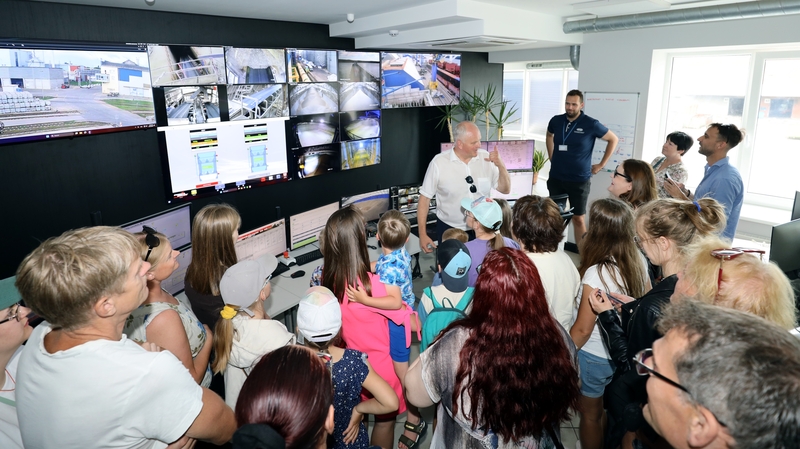 Akcija: „Begoje“ svečiai atvirai bei išsamiai buvo supažindinti su kompanijos veikla, technika ir technologijomis, darbo ir net buitinėmis sąlygomis, įgyvendinamais bei planuojamais projektais.