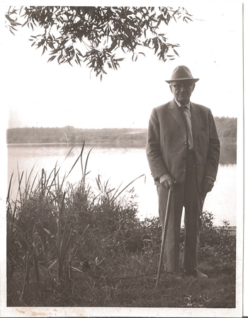 Aleksandras Stulginskis prie Kauno marių. 1968 m.