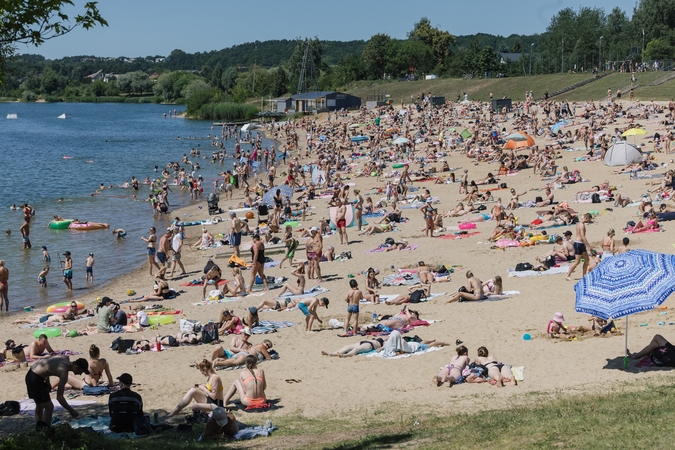 Plūstelėjus karščiams kauniečiai nugulė paplūdimius