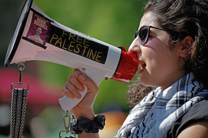JAV profesoriai teisme kritikuoja propalestinietiškų studentų sulaikymus