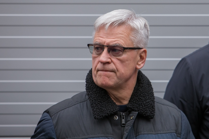 Pokyčiai: V. Abramavičius Statybos valdymo skyriaus vedėjo pareigas palieka bendru sutarimu.