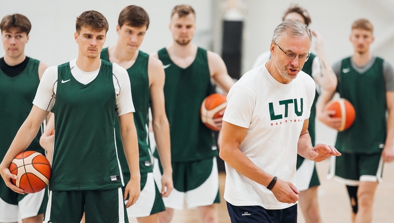 Patirtis: studentų krepšinio rinktinės stratego M. Lukošiaus sportinių trofėjų kolekcijoje yra universiados auksas.