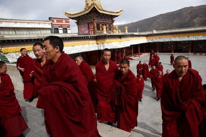 Stereotipai: Tibetas daugelį metų buvo uždaras, iš pirmo žvilgsnio, nuo civilizacijos atsiribojęs vakariečių bei kitų prašalaičių smalsumą bei vaizduotę dirginantis kraštas, kurį ir šiais laikais daug kas sieja su dvasingumu, mistika bei budistų vienuolynais. Vis dėlto kadaise buvo toks metas, kai tibetiečių vardas jų potencialiems priešininkams keldavo pagarbią baimę.