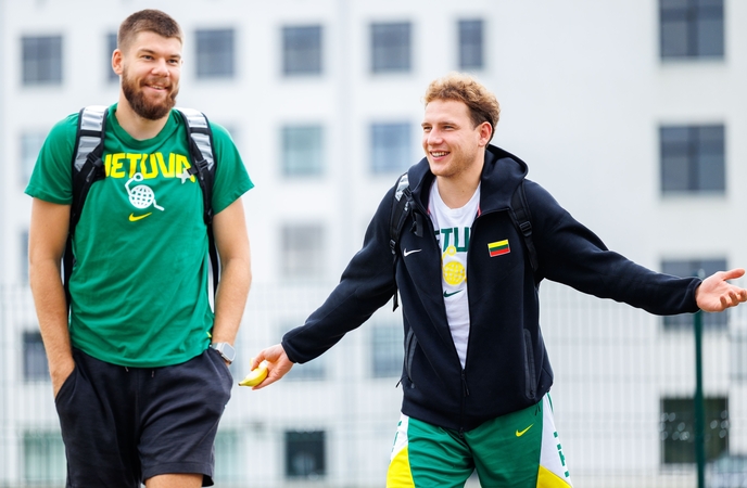 Bendravardžiai: Rokas Giedraitis (kairėje) ir Rokas Jokubaitis ruošiasi antram savo karjeros Europos čempionato finalo turnyrui. 