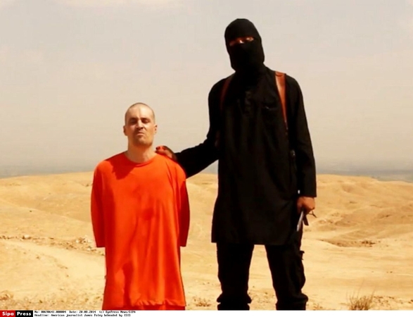 Priešai: prieš daugiau nei dešimt metų didžiausiu politikos ir žiniasklaidos baubu buvo ne dirbtinis intelektas, o Islamo valstybė arba ISIS pasivadinę maniakai bei galvažudžiai, kuriems neretai teko grumtis ir su kurdų kovotojais.