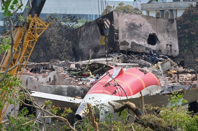 Tyrimo ataskaita: „Air India“ katastrofą lėmė prieš pat nelaimę išjungtas degalų tiekimas