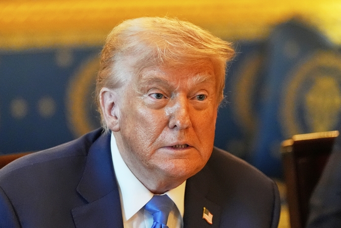 Paskelbęs naują tarifų terminą, Trumpas žada būti lankstus siekiant susitarimų