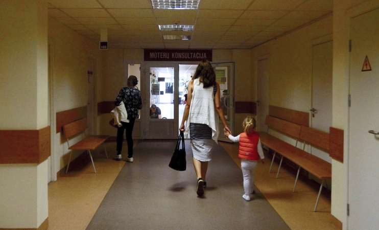 Prieš rugsėjį – eilės poliklinikose: skubantiems tėvams išsigelbėjimas yra, bet teks susimokėti