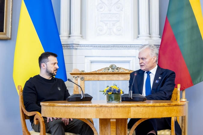 Volodymyras Zelenskis (kairėje) ir Gitanas Nausėda