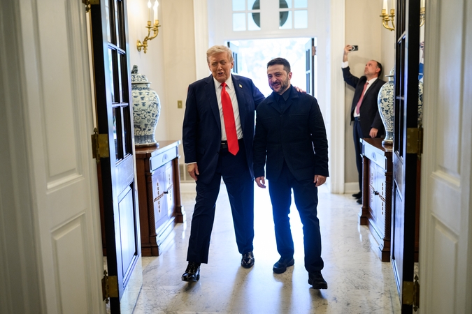 Donaldas Trumpas (kairėje) ir Volodymyras Zelenskis