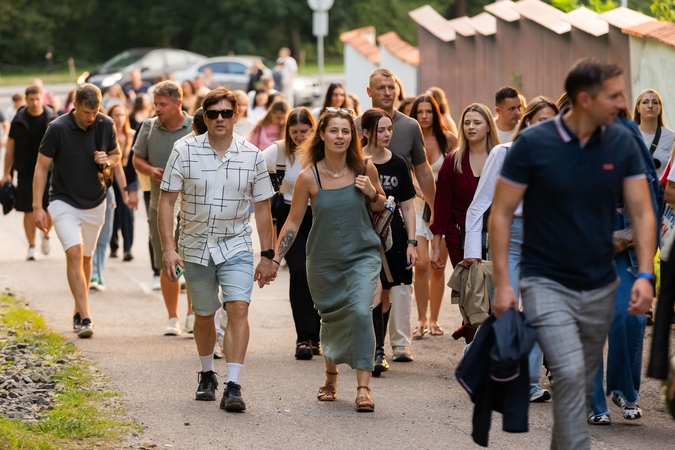 Gerbėjai renkasi į Donato Montvydo koncertą