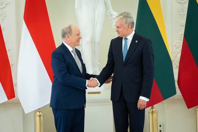 Albertas II (kairėje) ir Gitanas Nausėda