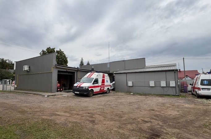 Absurdas Kėdainiuose: medikai priversti glaustis sandėlyje 