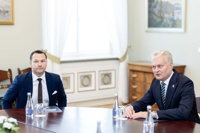 Edvinas Grikšas (kairėje) ir Gitanas Nausėda