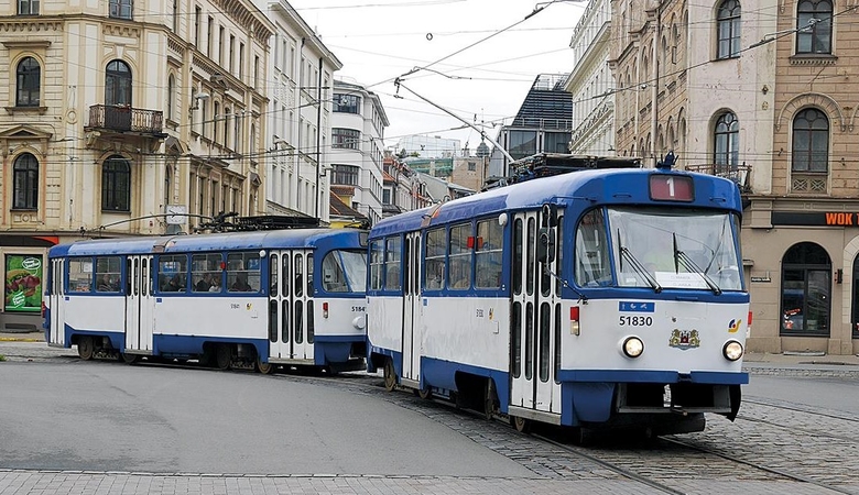  Išbandymas: kai kuriuos automobiliais keliaujančius lietuvius Rygoje ar Taline sutrikdo tramvajaus eismo ypatybės.