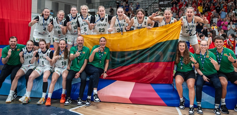 Vicečempionės: dvidešimtmečių krepšininkių sidabras – naujas įrašas Lietuvos krepšinio istorijoje.