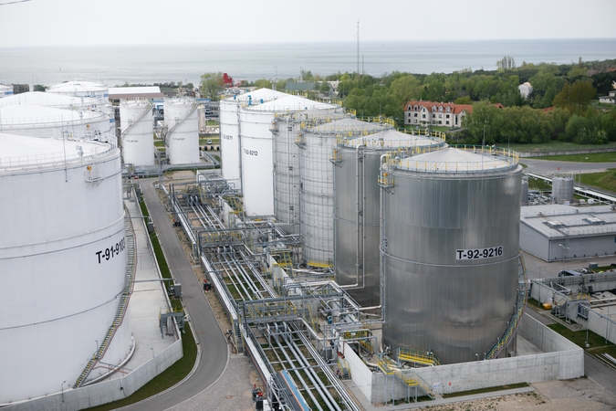 Planai: „KN Energies“ ketina įrengti 500 kilovatų galios saulės elektrinę jos valdomame skystųjų energijos produktų terminale.