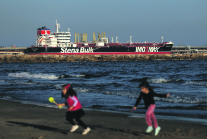 Saitai: energetikos resursai tapo išskirtinės svarbos JAV ir Europos santykių klausimu. Nuotraukoje – „Stena Bulk“ tankeris Taragonos uoste.