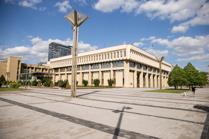 Minint Tarptautinę gestų kalbos dieną, Seimo pastatas nušvis mėlynai