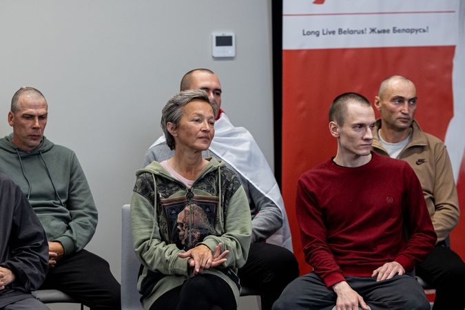 Cichanouskajos spaudos konferencija apie išlaisvintus politinius kalinius