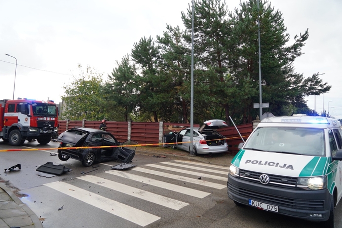 Kretingoje susidūrė du automobiliai: įvykio vietoje – specialiosios tarnybos