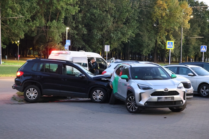 Neblaivus vairuotojas V. Krėvės prospekte sukėlė avariją