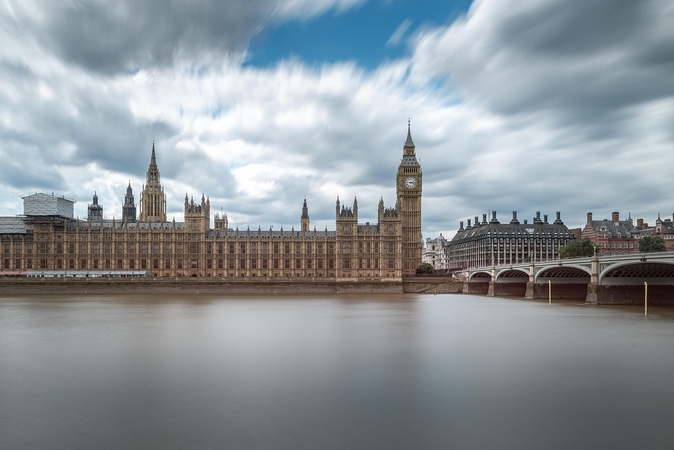 Londonas paskelbė sankcijas Sakartvelo verslininkams ir tanklaiviams