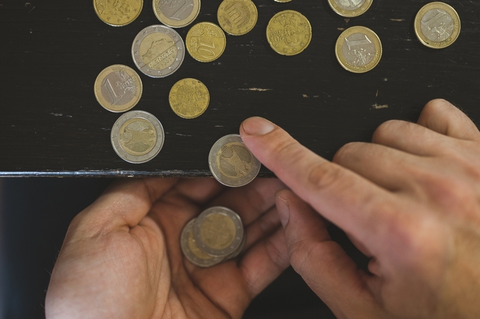 Įvardijo, kiek nuo sausio didės minimali alga