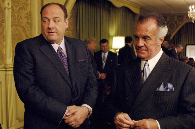 James Gandolfini (kairėje)