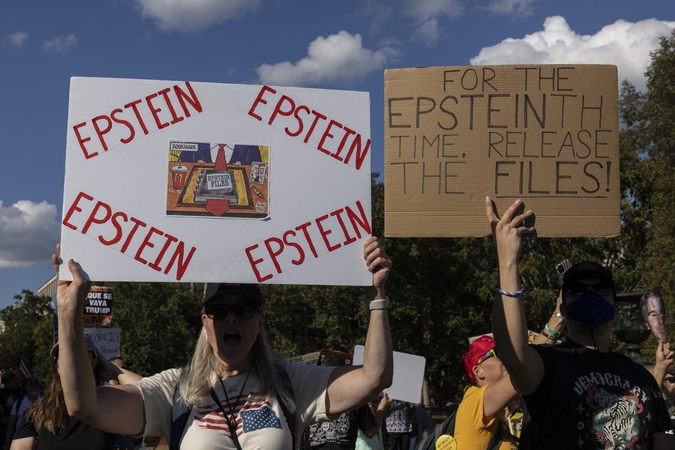 JAV Atstovų Rūmų komitetas paskelbė dalį Jeffrey Epsteino dokumentų