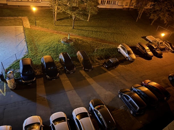 Nepatogumai: tik vienas asmuo automobilį pasistatė pagal KET, tačiau užsitarnavo kaimynų nemalonę.