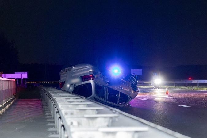 Ant Lampėdžių tilto – apvirto automobilis