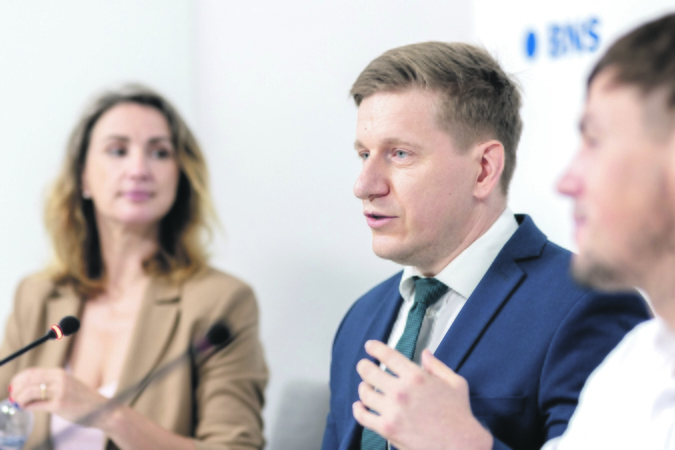 Ignoruoja: M. Anglickio teigimu, blogiausias variantas, kai vyras vaistinėje nusiperka tablečių, sukeliančių erekciją, ir gyvena su ta problema. 