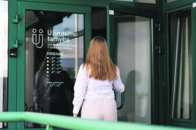 Praktika: pasak darbdavių, problema ta, kad UT užsiregistravusių potencialių darbuotojų profilis dažnai reikiamai veiklai yra netinkamas arbašie žmonės apskritai nerodo motyvacijos dirbti.